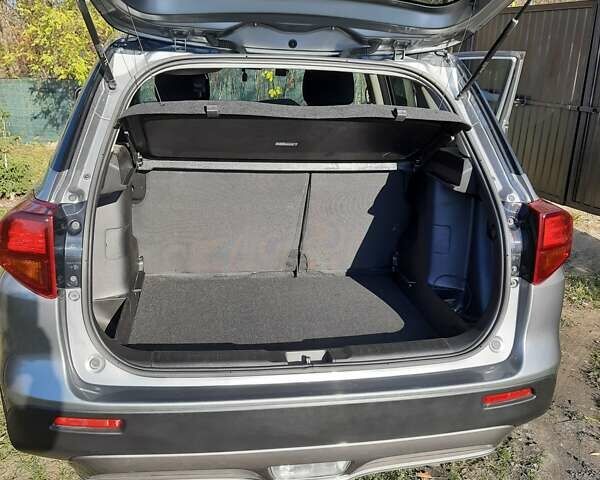 Сірий Сузукі Вітара, об'ємом двигуна 1.59 л та пробігом 35 тис. км за 19500 $, фото 23 на Automoto.ua