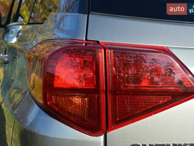 Сірий Сузукі Вітара, об'ємом двигуна 1.59 л та пробігом 35 тис. км за 19500 $, фото 14 на Automoto.ua