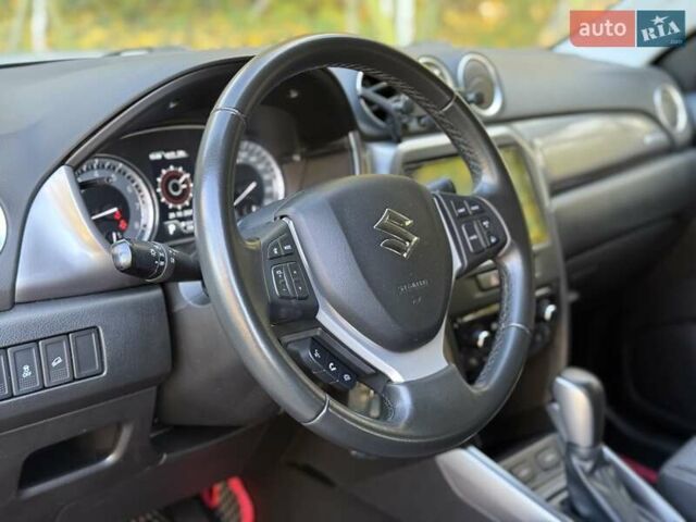 Серый Сузуки Витара, объемом двигателя 1.59 л и пробегом 39 тыс. км за 19900 $, фото 42 на Automoto.ua