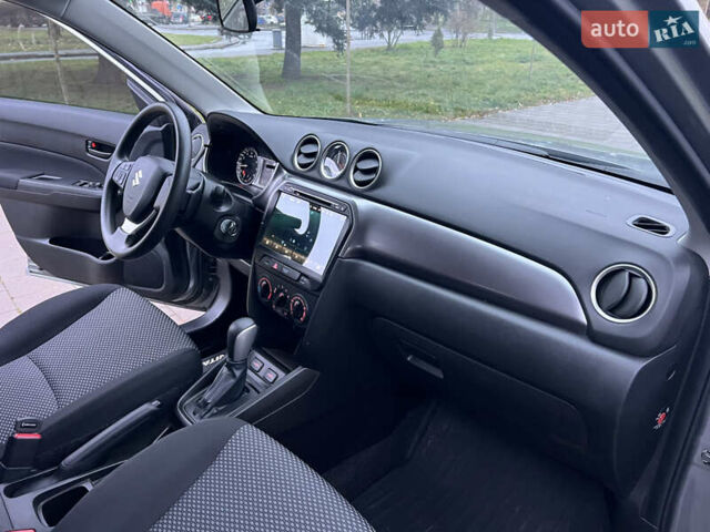 Серый Сузуки Витара, объемом двигателя 1.59 л и пробегом 11 тыс. км за 20400 $, фото 24 на Automoto.ua