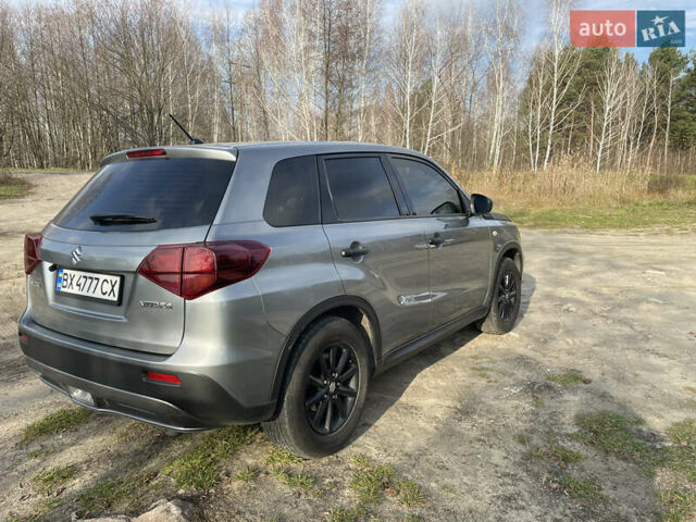 Серый Сузуки Витара, объемом двигателя 1.59 л и пробегом 66 тыс. км за 17999 $, фото 5 на Automoto.ua