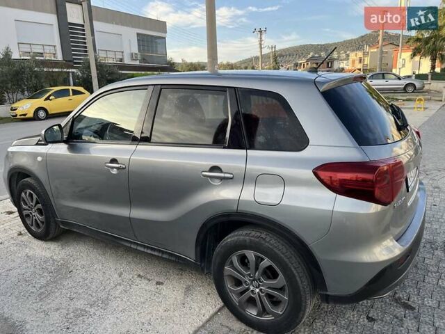 Серый Сузуки Витара, объемом двигателя 1.59 л и пробегом 45 тыс. км за 21000 $, фото 1 на Automoto.ua
