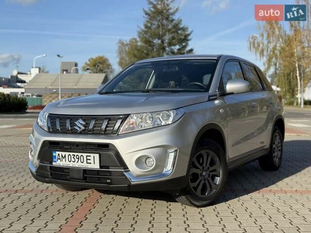 Серый Сузуки Витара, объемом двигателя 1.59 л и пробегом 39 тыс. км за 19900 $, фото 3 на Automoto.ua