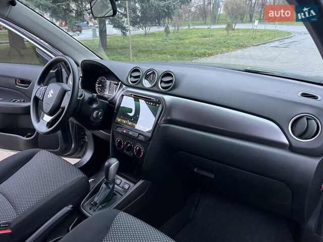 Серый Сузуки Витара, объемом двигателя 1.59 л и пробегом 11 тыс. км за 20400 $, фото 39 на Automoto.ua