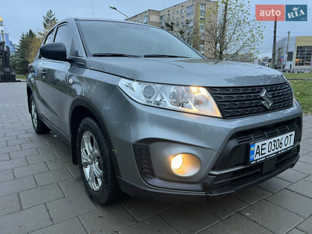 Сірий Сузукі Вітара, об'ємом двигуна 1.59 л та пробігом 11 тис. км за 19900 $, фото 3 на Automoto.ua