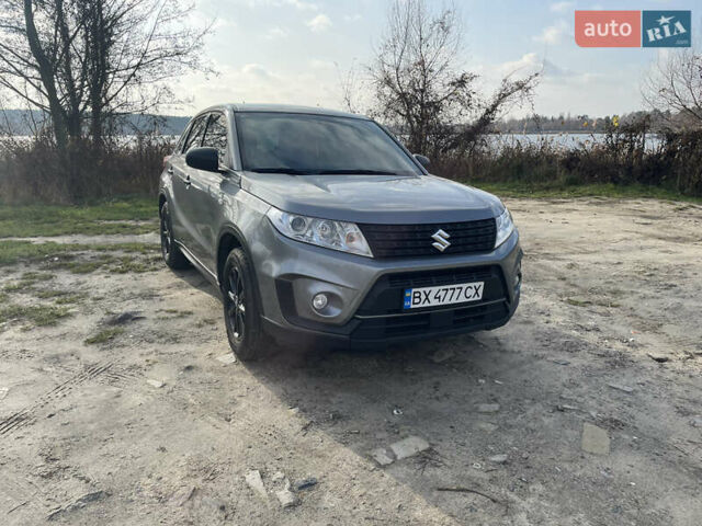 Серый Сузуки Витара, объемом двигателя 1.59 л и пробегом 66 тыс. км за 17999 $, фото 1 на Automoto.ua