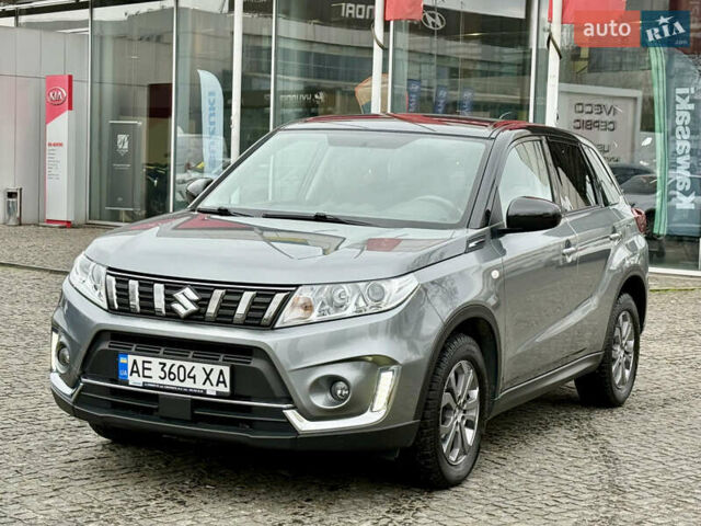 Сірий Сузукі Вітара, об'ємом двигуна 1.59 л та пробігом 35 тис. км за 19500 $, фото 4 на Automoto.ua