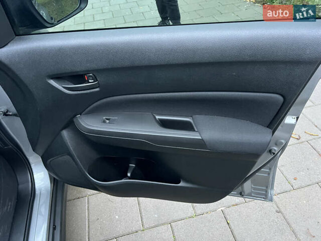 Сірий Сузукі Вітара, об'ємом двигуна 1.59 л та пробігом 11 тис. км за 19900 $, фото 43 на Automoto.ua