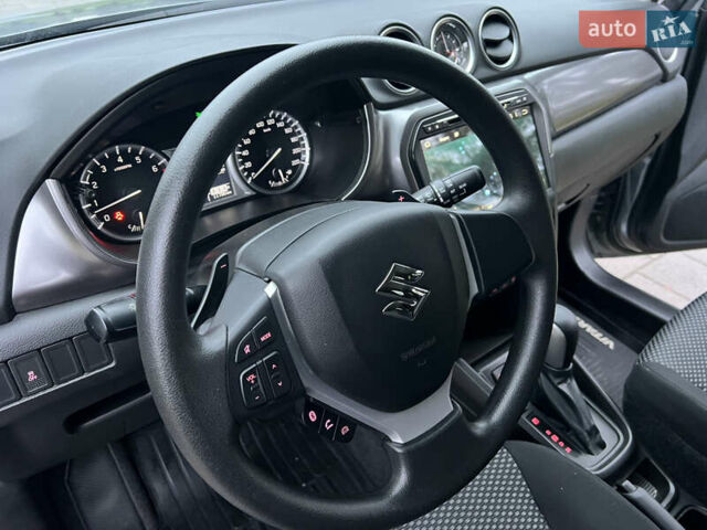 Сірий Сузукі Вітара, об'ємом двигуна 1.59 л та пробігом 11 тис. км за 19900 $, фото 27 на Automoto.ua