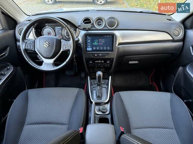 Серый Сузуки Витара, объемом двигателя 1.59 л и пробегом 39 тыс. км за 19900 $, фото 61 на Automoto.ua