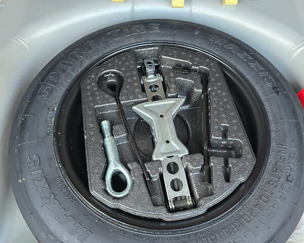 Серый Сузуки Витара, объемом двигателя 1.59 л и пробегом 55 тыс. км за 17800 $, фото 11 на Automoto.ua