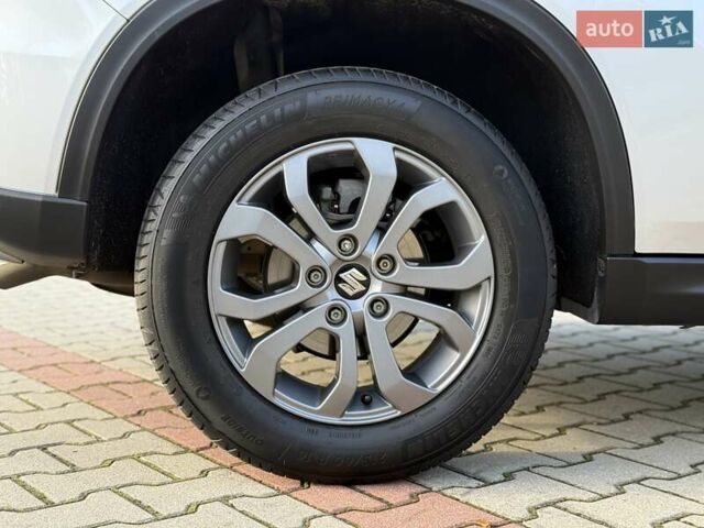 Серый Сузуки Витара, объемом двигателя 1.59 л и пробегом 39 тыс. км за 19900 $, фото 24 на Automoto.ua