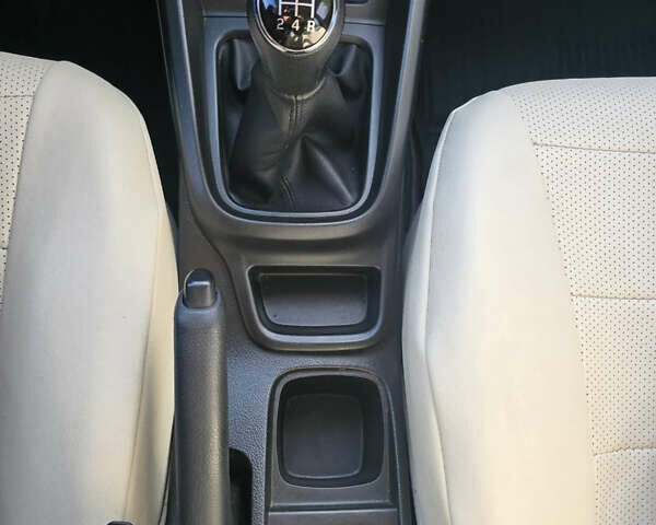 Серый Сузуки Витара, объемом двигателя 1.59 л и пробегом 55 тыс. км за 17800 $, фото 7 на Automoto.ua