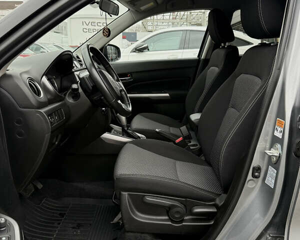 Сірий Сузукі Вітара, об'ємом двигуна 1.59 л та пробігом 35 тис. км за 19500 $, фото 22 на Automoto.ua