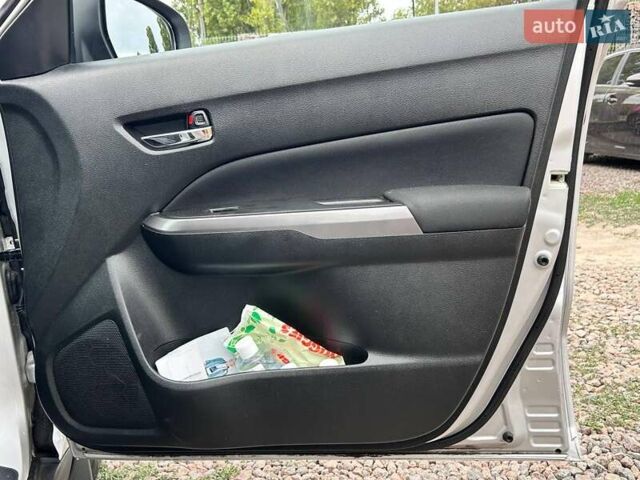 Серый Сузуки Витара, объемом двигателя 1.59 л и пробегом 42 тыс. км за 22500 $, фото 31 на Automoto.ua