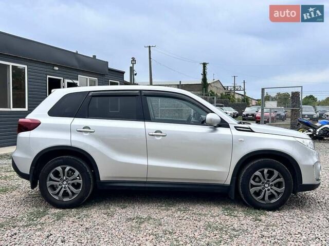 Серый Сузуки Витара, объемом двигателя 1.59 л и пробегом 42 тыс. км за 22500 $, фото 3 на Automoto.ua