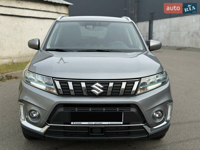Сірий Сузукі Вітара, об'ємом двигуна 1.37 л та пробігом 11 тис. км за 23800 $, фото 3 на Automoto.ua