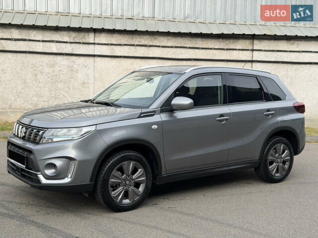 Сірий Сузукі Вітара, об'ємом двигуна 1.37 л та пробігом 11 тис. км за 23800 $, фото 4 на Automoto.ua