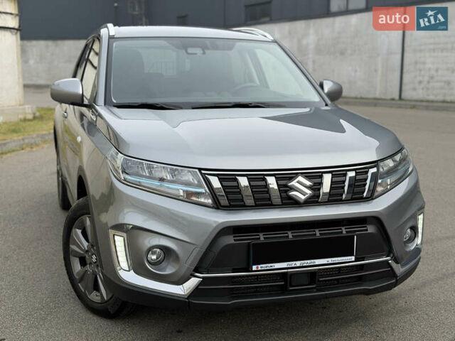 Сірий Сузукі Вітара, об'ємом двигуна 1.37 л та пробігом 11 тис. км за 23800 $, фото 2 на Automoto.ua