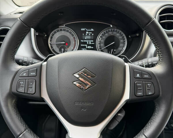 Сірий Сузукі Вітара, об'ємом двигуна 1.37 л та пробігом 11 тис. км за 23800 $, фото 37 на Automoto.ua