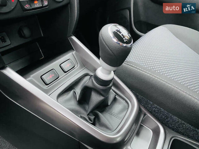 Сірий Сузукі Вітара, об'ємом двигуна 1.4 л та пробігом 1 тис. км за 19500 $, фото 62 на Automoto.ua