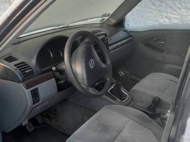 Синій Сузукі Вітара, об'ємом двигуна 2 л та пробігом 350 тис. км за 3200 $, фото 1 на Automoto.ua