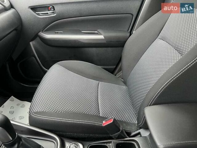 Синий Сузуки Витара, объемом двигателя 1.37 л и пробегом 160 тыс. км за 13800 $, фото 33 на Automoto.ua