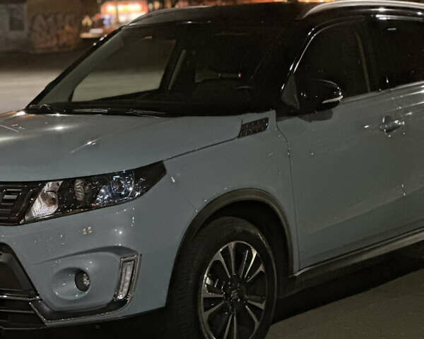 Синий Сузуки Витара, объемом двигателя 1.59 л и пробегом 21 тыс. км за 21000 $, фото 3 на Automoto.ua
