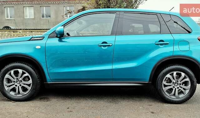 Синий Сузуки Витара, объемом двигателя 1.59 л и пробегом 31 тыс. км за 19200 $, фото 3 на Automoto.ua