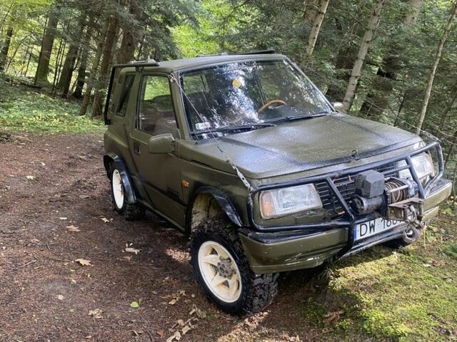 Зеленый Сузуки Витара, объемом двигателя 1.6 л и пробегом 200 тыс. км за 2100 $, фото 2 на Automoto.ua