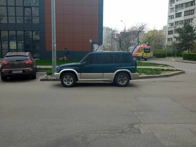Сузукі Вітара 1995 у Києві на Automoto.ua Зелений Сузукі Вітара, об'ємом двигуна 2 л та пробігом 200 тис. км за 4851 $, фото 1 на Automoto.ua