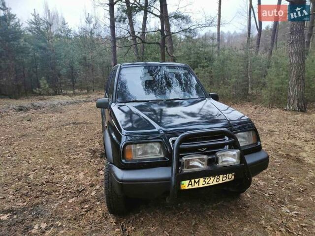 Зеленый Сузуки Витара, объемом двигателя 2 л и пробегом 100 тыс. км за 4500 $, фото 2 на Automoto.ua