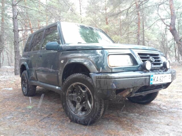 Зеленый Сузуки Витара, объемом двигателя 2 л и пробегом 480 тыс. км за 3800 $, фото 2 на Automoto.ua