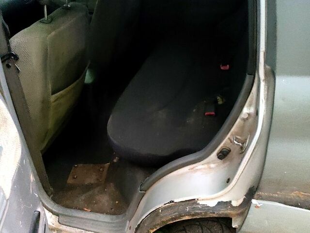 Зеленый Сузуки Витара, объемом двигателя 2 л и пробегом 235 тыс. км за 1500 $, фото 1 на Automoto.ua