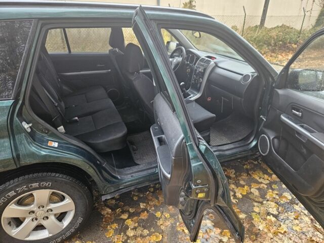 Зеленый Сузуки Витара, объемом двигателя 1.9 л и пробегом 252 тыс. км за 3750 $, фото 6 на Automoto.ua