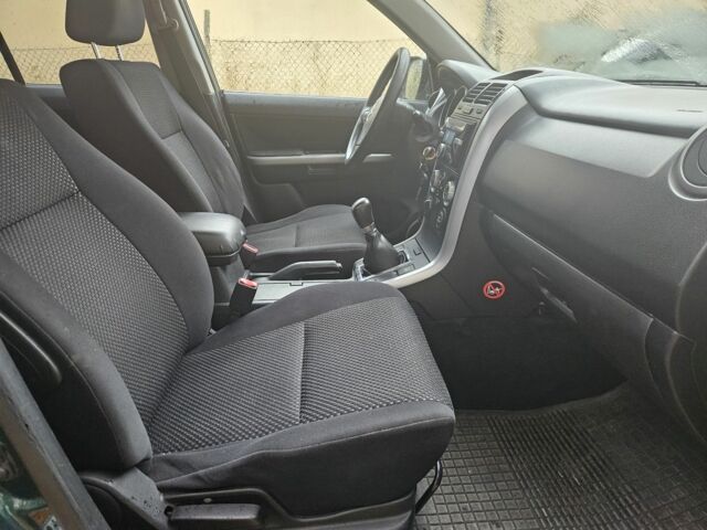 Зеленый Сузуки Витара, объемом двигателя 1.9 л и пробегом 252 тыс. км за 3750 $, фото 12 на Automoto.ua