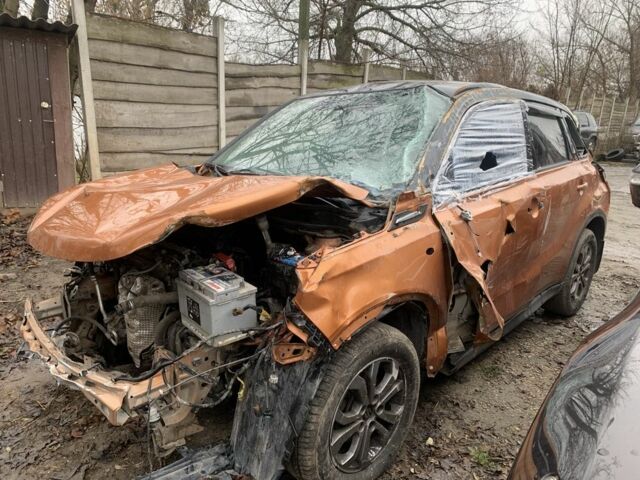 Оранжевый Сузуки Витара, объемом двигателя 1.6 л и пробегом 106 тыс. км за 4300 $, фото 13 на Automoto.ua