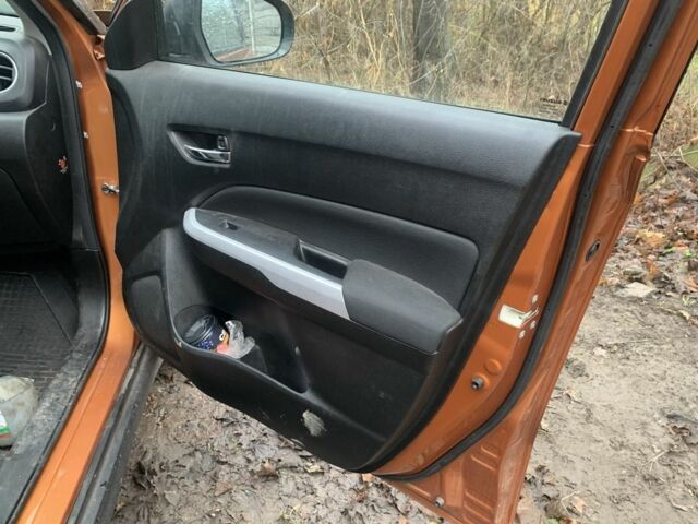 Оранжевый Сузуки Витара, объемом двигателя 1.6 л и пробегом 106 тыс. км за 4300 $, фото 12 на Automoto.ua