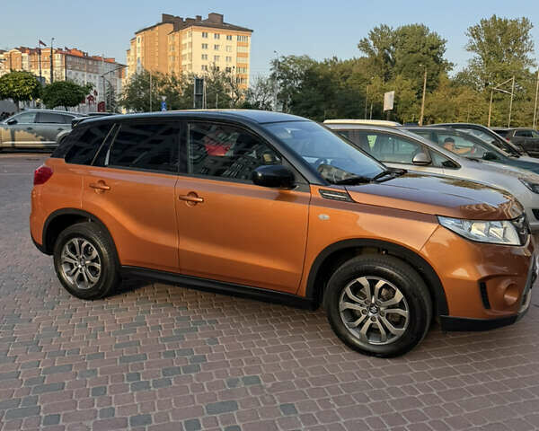 Помаранчевий Сузукі Вітара, об'ємом двигуна 1.6 л та пробігом 186 тис. км за 15500 $, фото 2 на Automoto.ua