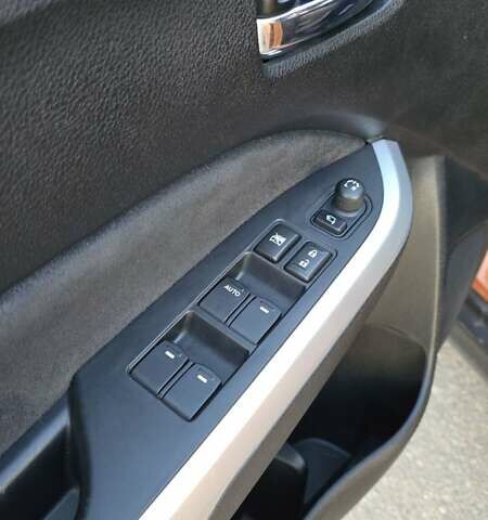 Помаранчевий Сузукі Вітара, об'ємом двигуна 1.4 л та пробігом 117 тис. км за 13599 $, фото 1 на Automoto.ua