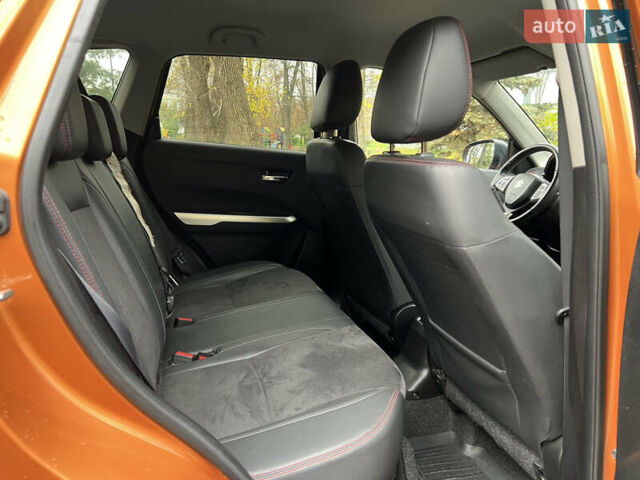 Помаранчевий Сузукі Вітара, об'ємом двигуна 1.37 л та пробігом 118 тис. км за 16400 $, фото 23 на Automoto.ua