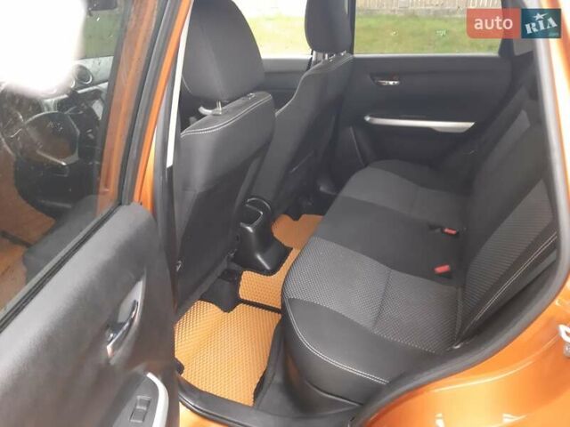 Помаранчевий Сузукі Вітара, об'ємом двигуна 1.59 л та пробігом 128 тис. км за 17200 $, фото 13 на Automoto.ua