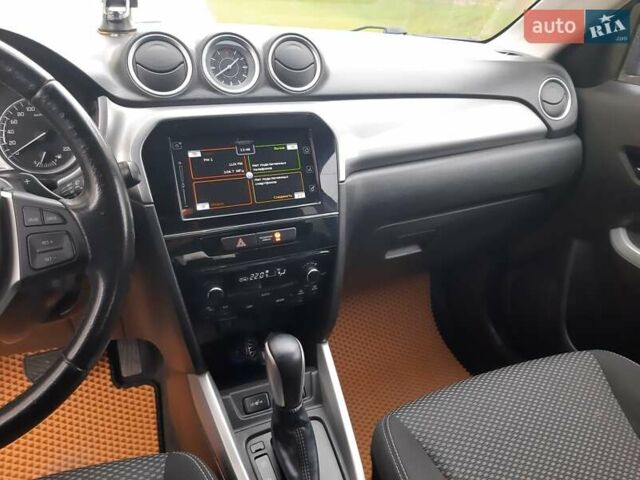Помаранчевий Сузукі Вітара, об'ємом двигуна 1.59 л та пробігом 128 тис. км за 17200 $, фото 9 на Automoto.ua