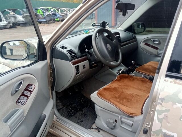 Бежевый Сузуки ХЛ7, объемом двигателя 0 л и пробегом 300 тыс. км за 4790 $, фото 4 на Automoto.ua