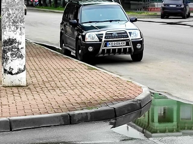 Черный Сузуки ХЛ7, объемом двигателя 2.7 л и пробегом 230 тыс. км за 8700 $, фото 1 на Automoto.ua