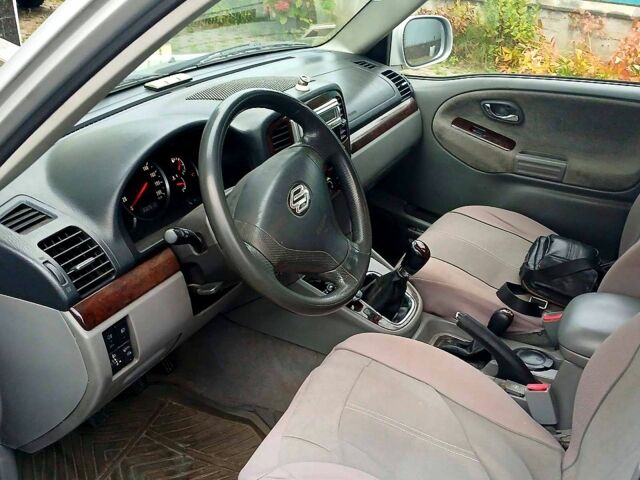 Серый Сузуки ХЛ7, объемом двигателя 2.7 л и пробегом 338 тыс. км за 5840 $, фото 6 на Automoto.ua