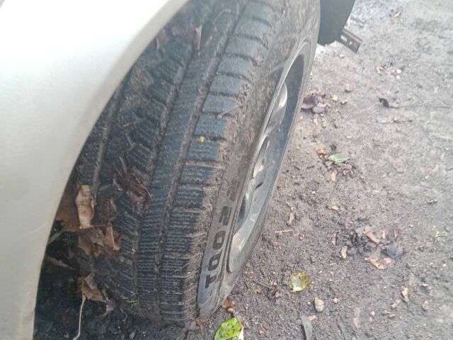 Серый Сузуки ХЛ7, объемом двигателя 2 л и пробегом 300 тыс. км за 2600 $, фото 2 на Automoto.ua