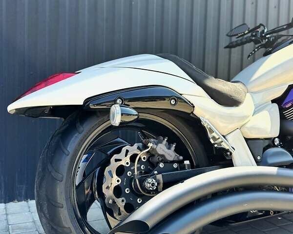 Белый Сузуки Boulevard M109R, объемом двигателя 1.8 л и пробегом 1 тыс. км за 16700 $, фото 2 на Automoto.ua