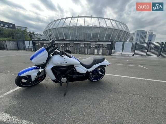 Белый Сузуки Boulevard M109R, объемом двигателя 1.8 л и пробегом 11 тыс. км за 15000 $, фото 12 на Automoto.ua