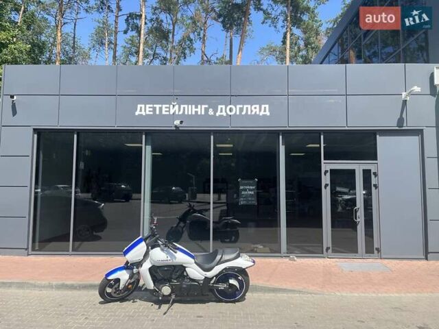 Белый Сузуки Boulevard M109R, объемом двигателя 1.8 л и пробегом 11 тыс. км за 15000 $, фото 11 на Automoto.ua